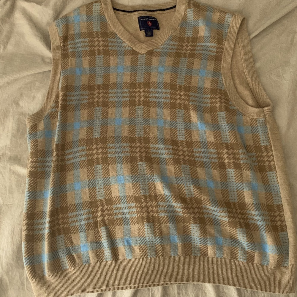 Can fit s-m just oversized fit